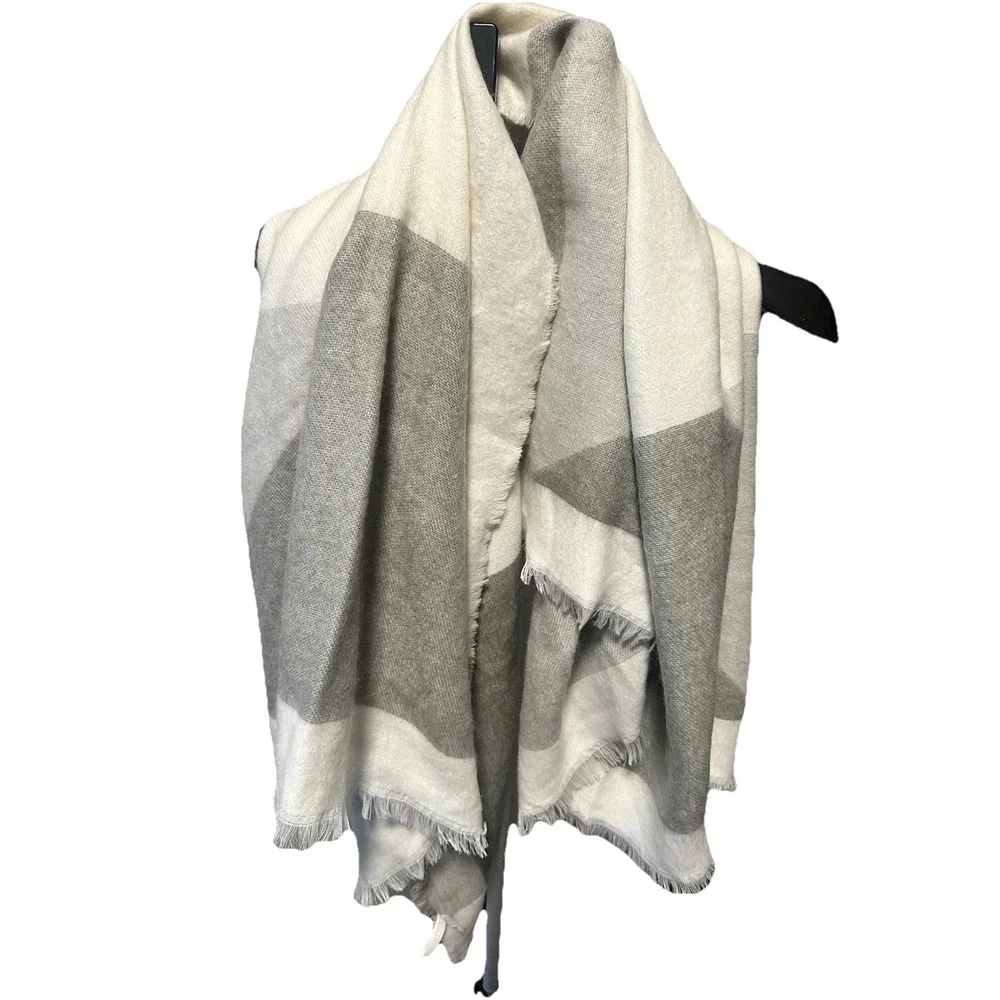 Lauren Conrad‎ Gray And Ivory SOFT Oversized Shawl Wrap 47x47